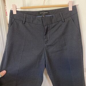 🌼 Banana Republic Gray Chinos Versatile and Classic size 0R Trousers
